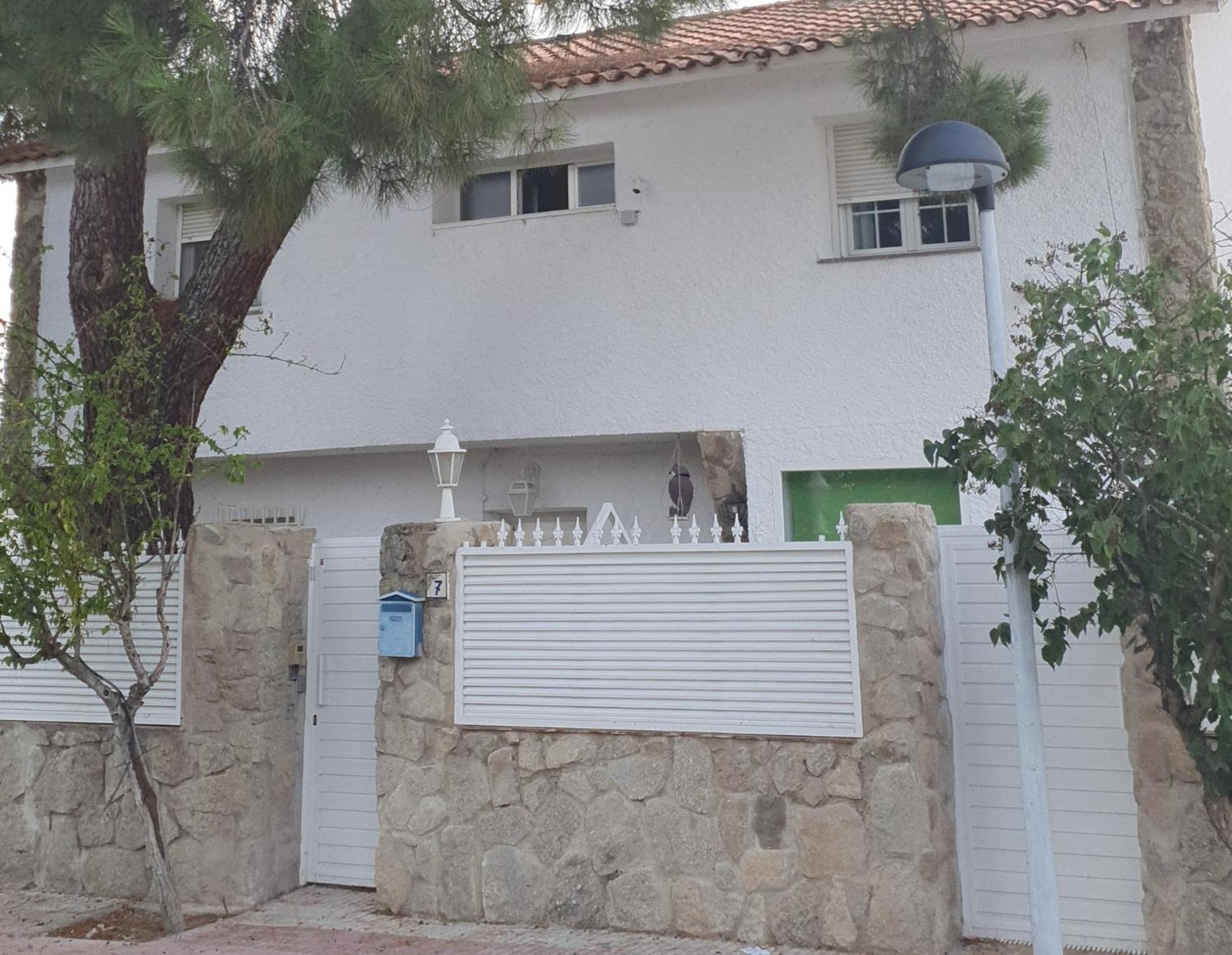 Casa Pinares Hotel Mostoles Buitenkant foto